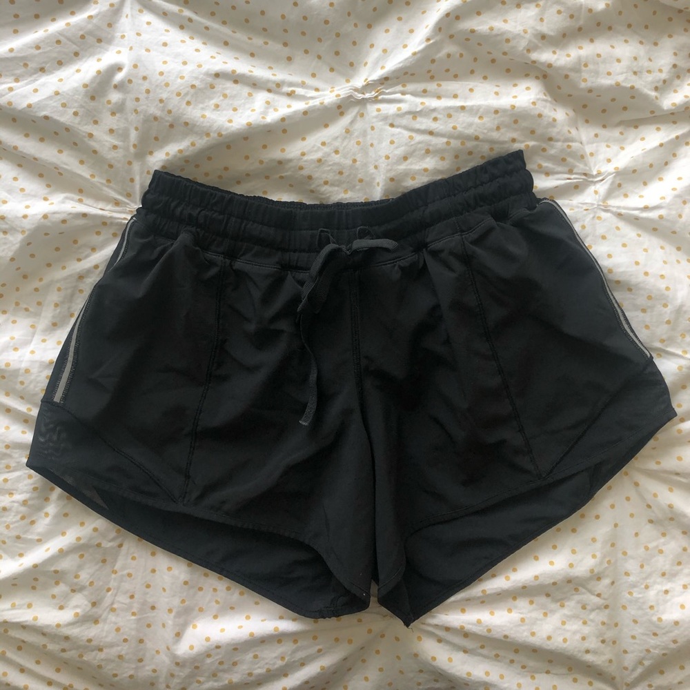 Lululemon Hottie Hot Shorts - reposh